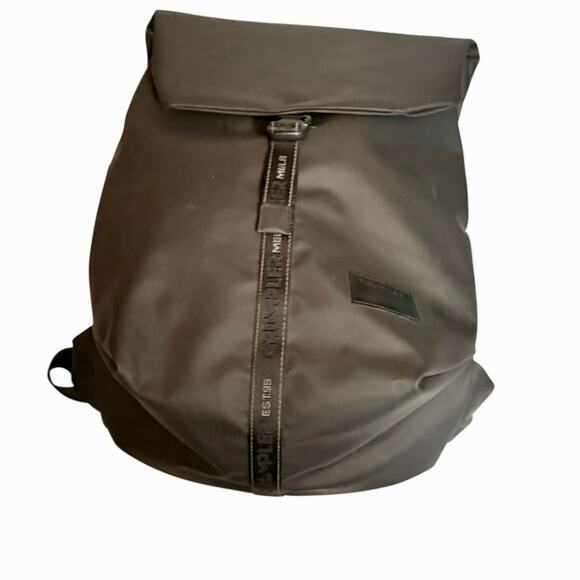 Crumpler Street style Sprout backpack Travel Computer 13" Backpack Bag Gray - Picture 14 of 16